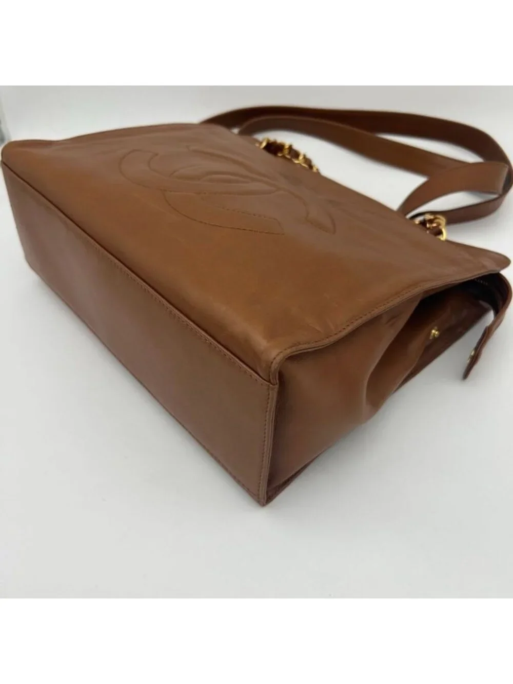 Chanel CC Logo Shoulder Bag - Picture 8 of 15